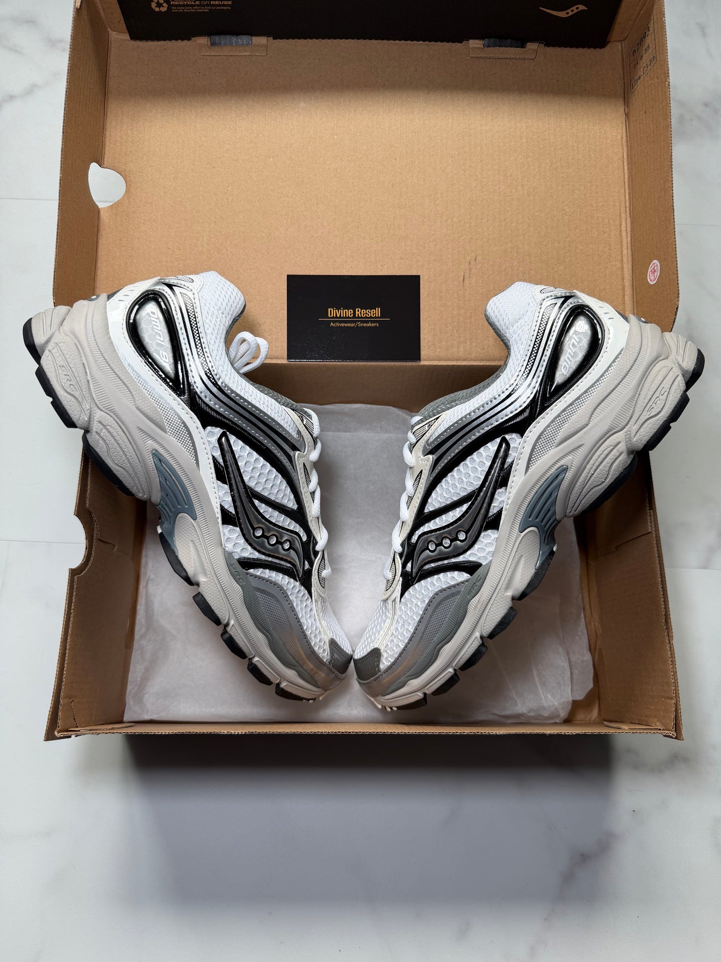 Saucony Progrid Omni 9 - White/Cream