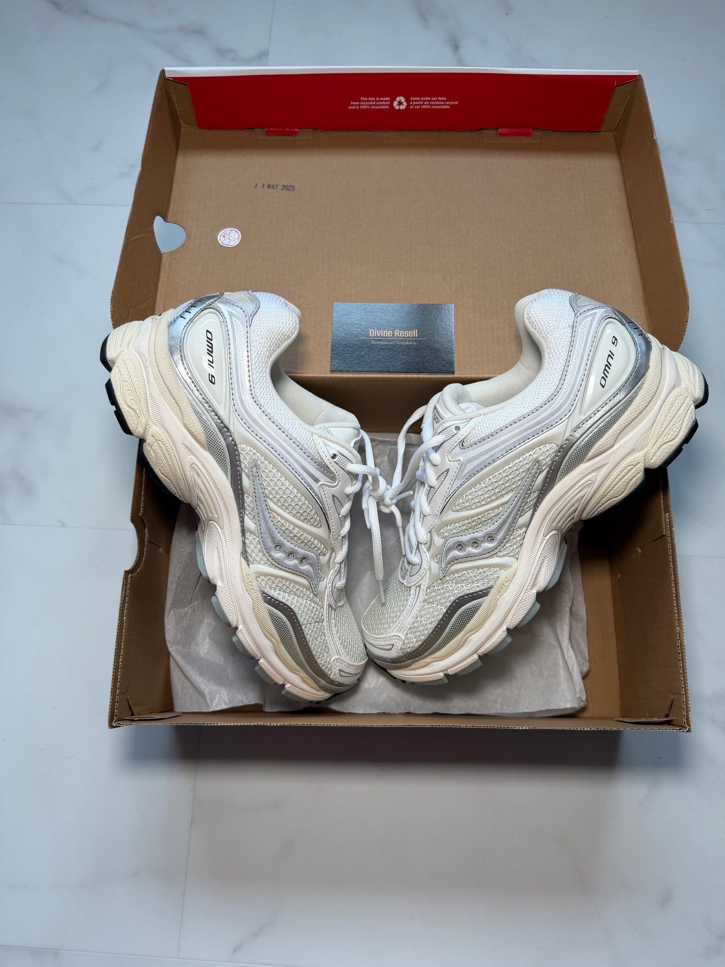 Saucony Progrid Omni 9 - White/Silver