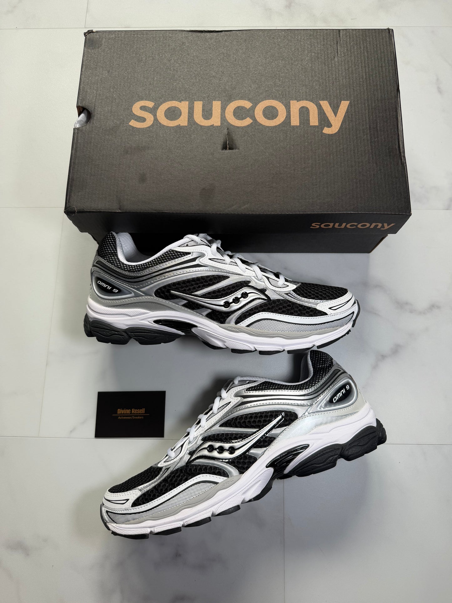 Saucony ProGrid Omni 9 - Black/White